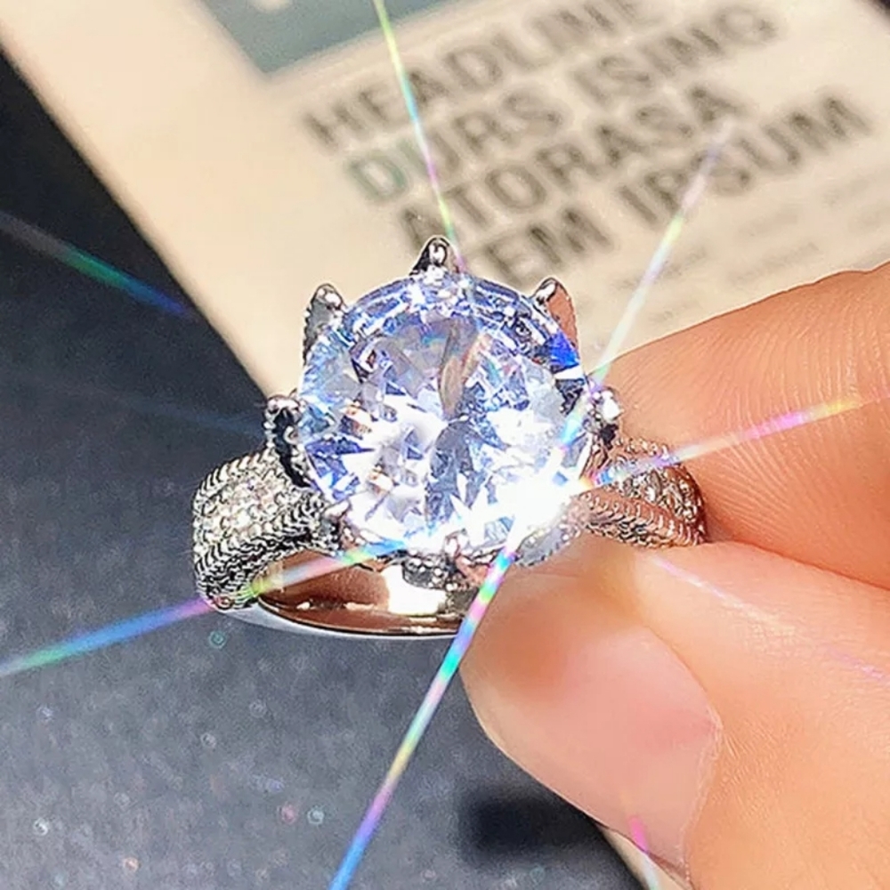 Gorgeous Formidable Diamond Ring - Picture 3 of 6